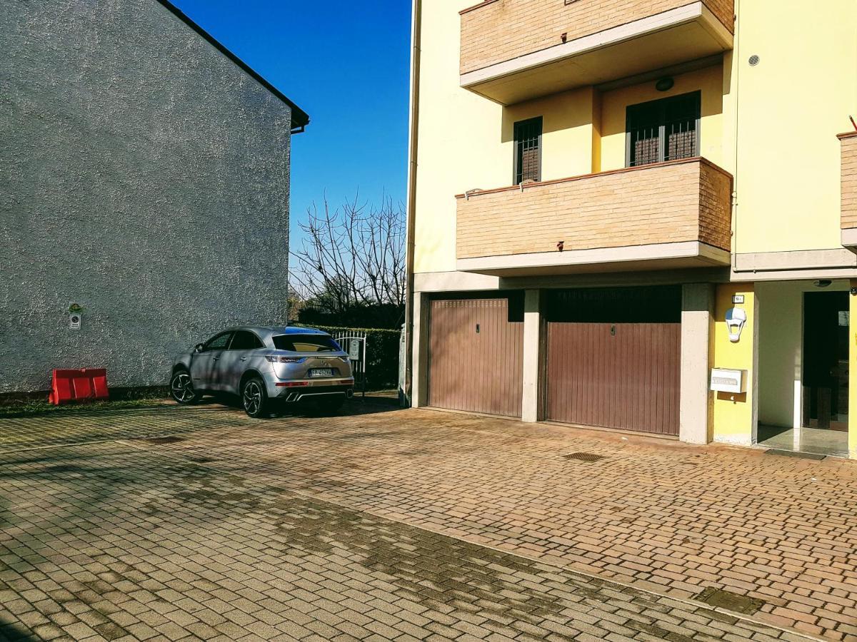Guest Holiday Filangieri 1 Reggio Emilia Bagian luar foto
